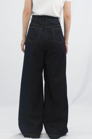 wide leg pants with a floor hanging silhouette