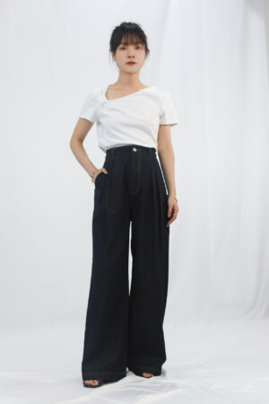 wide leg pants with a floor hanging silhouette