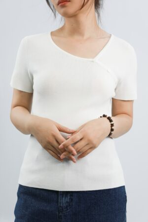 minimally slim fit u neck top
