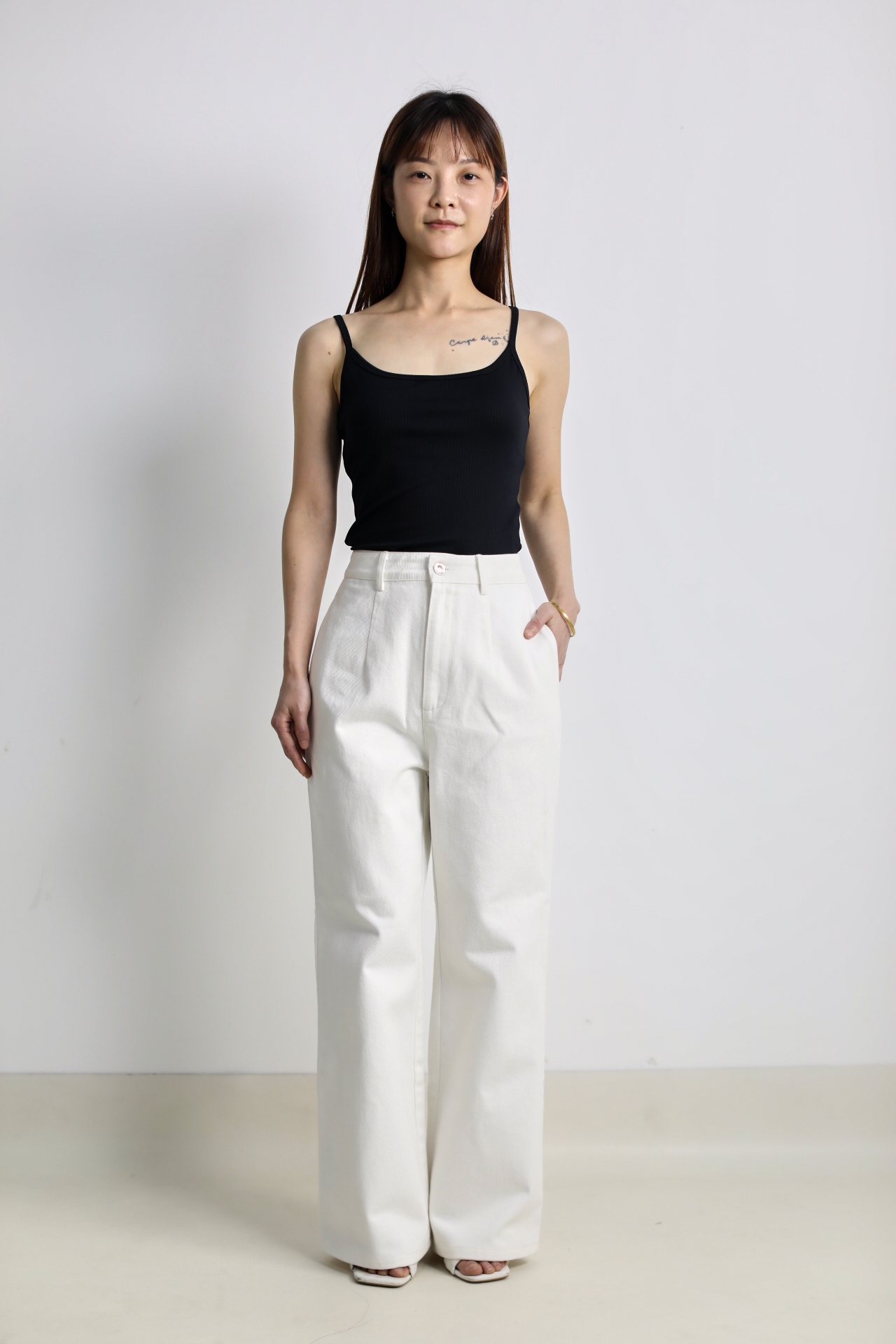 Stylish High-Waisted Wide-Leg Pants - Image 2