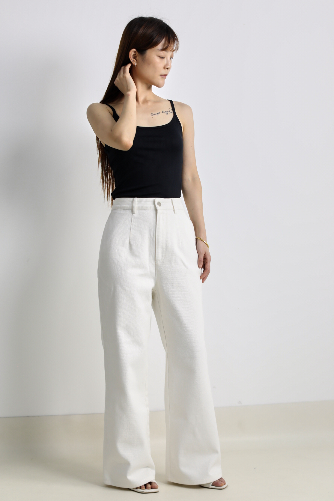 Stylish High-Waisted Wide-Leg Pants - Image 3