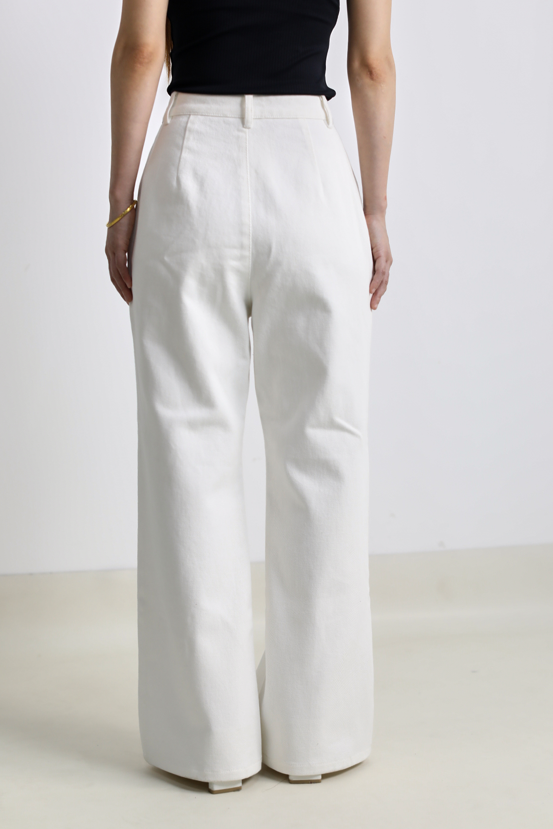 Stylish High-Waisted Wide-Leg Pants - Image 5